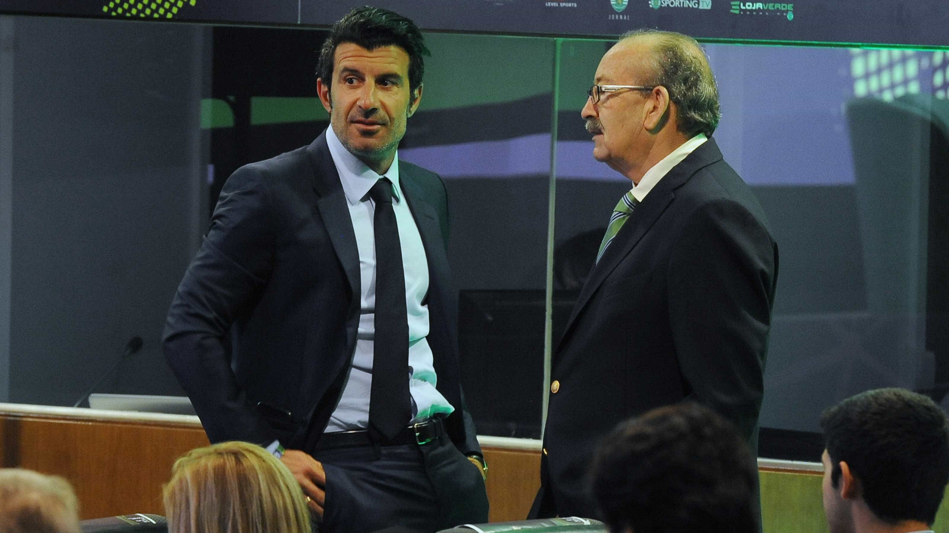 Figo acredita num "final de campeonato emotivo" e torce pelo Sporting