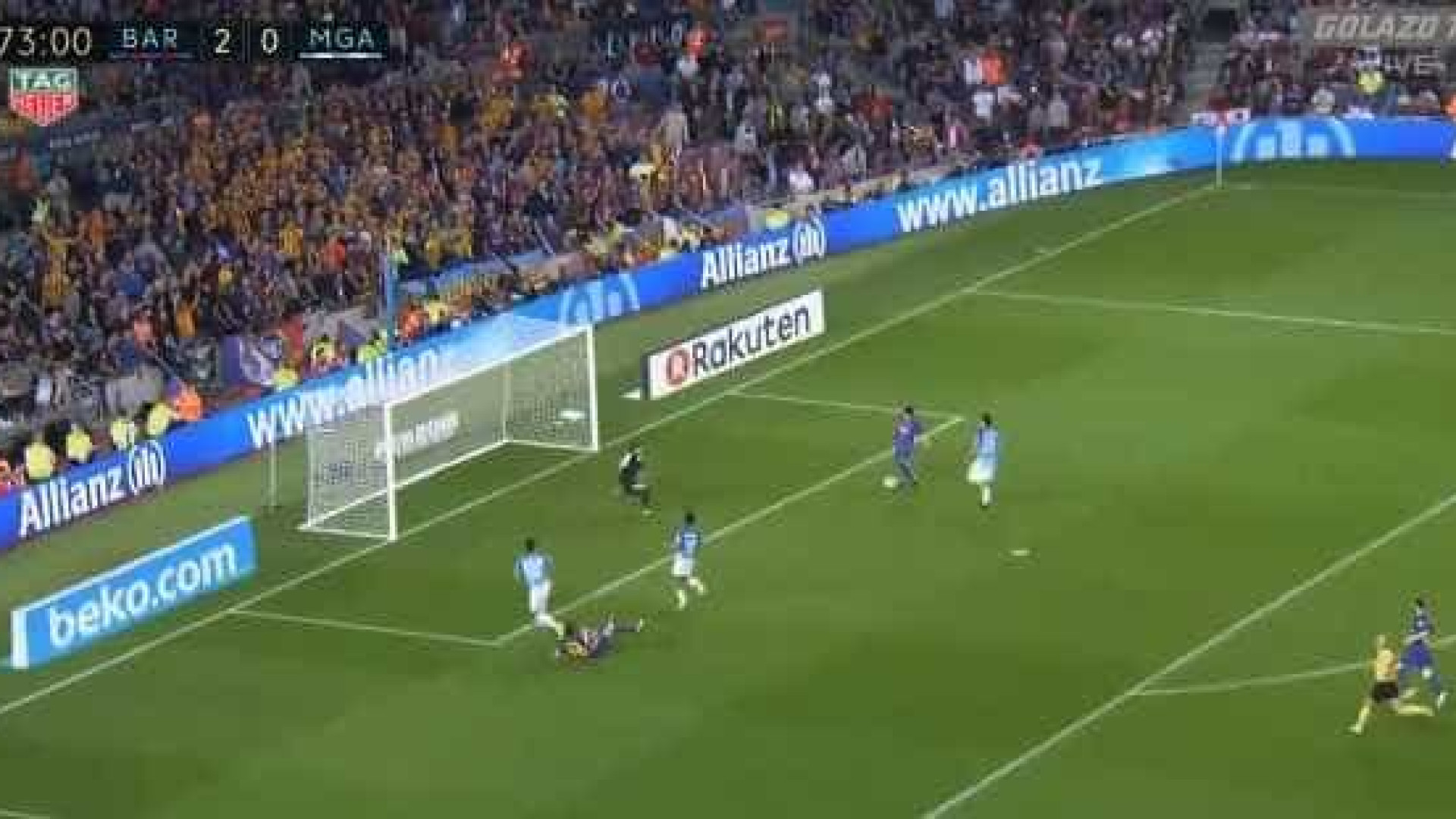 Suárez nem queria acreditar no golo que acabara de desperdiçar