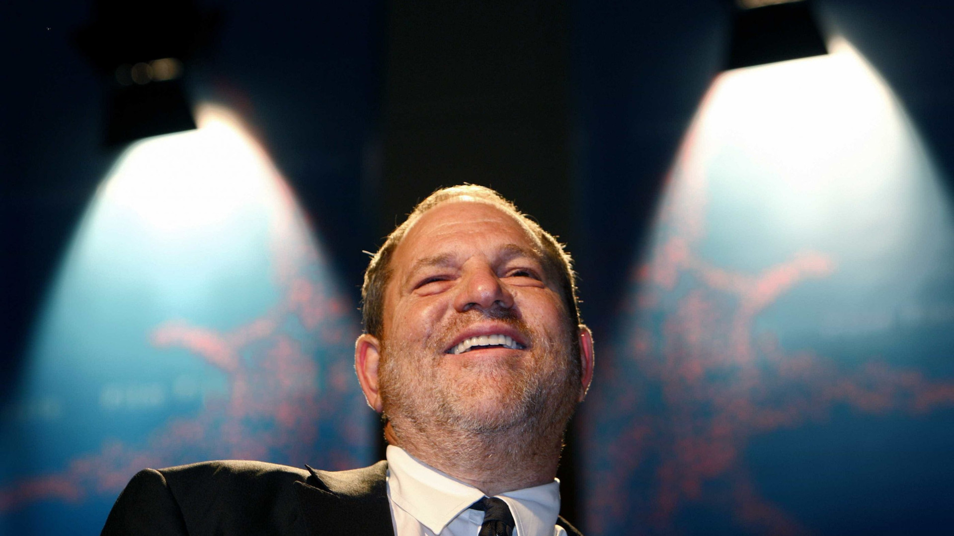 Harvey Weinstein admite ter oferecido papéis em troca de sexo