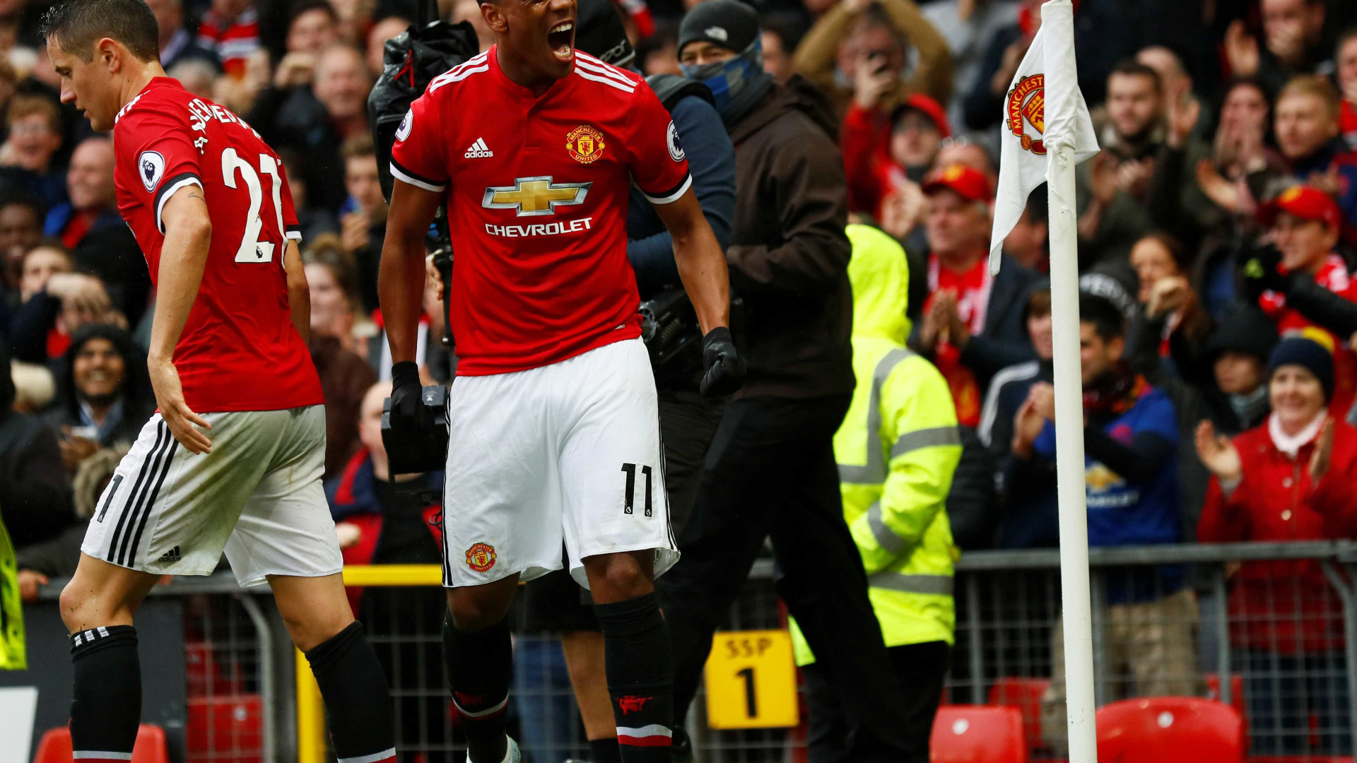 Martial quer sair... mas o Manchester United não deixa