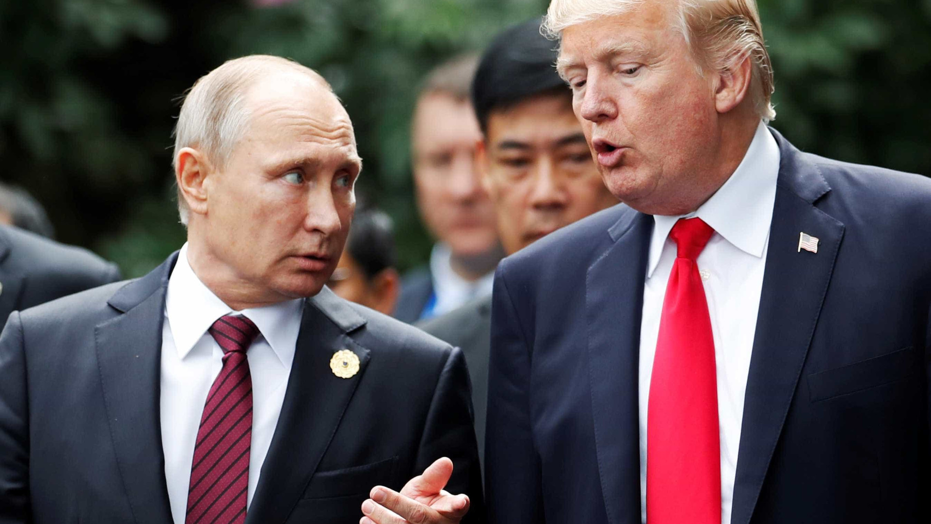 Trump lamenta "caça às bruxas" a Putin que prejudica relação entre países