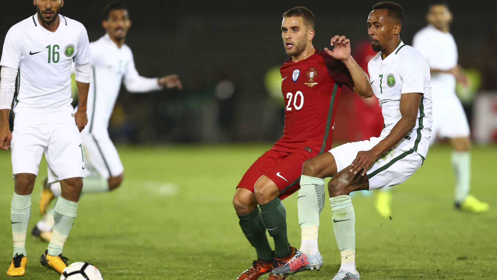 Kevin Rodrigues é chamado à seleção por Fernando Santos