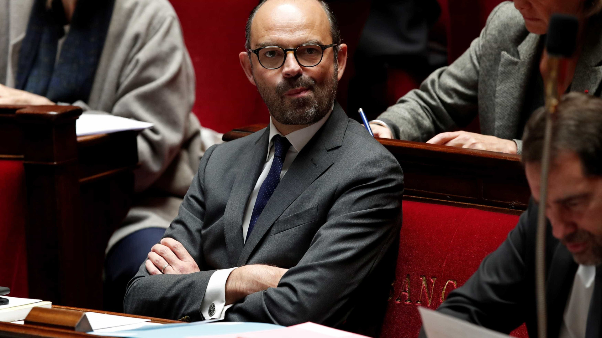 Moção de censura contra governo francês rejeitada