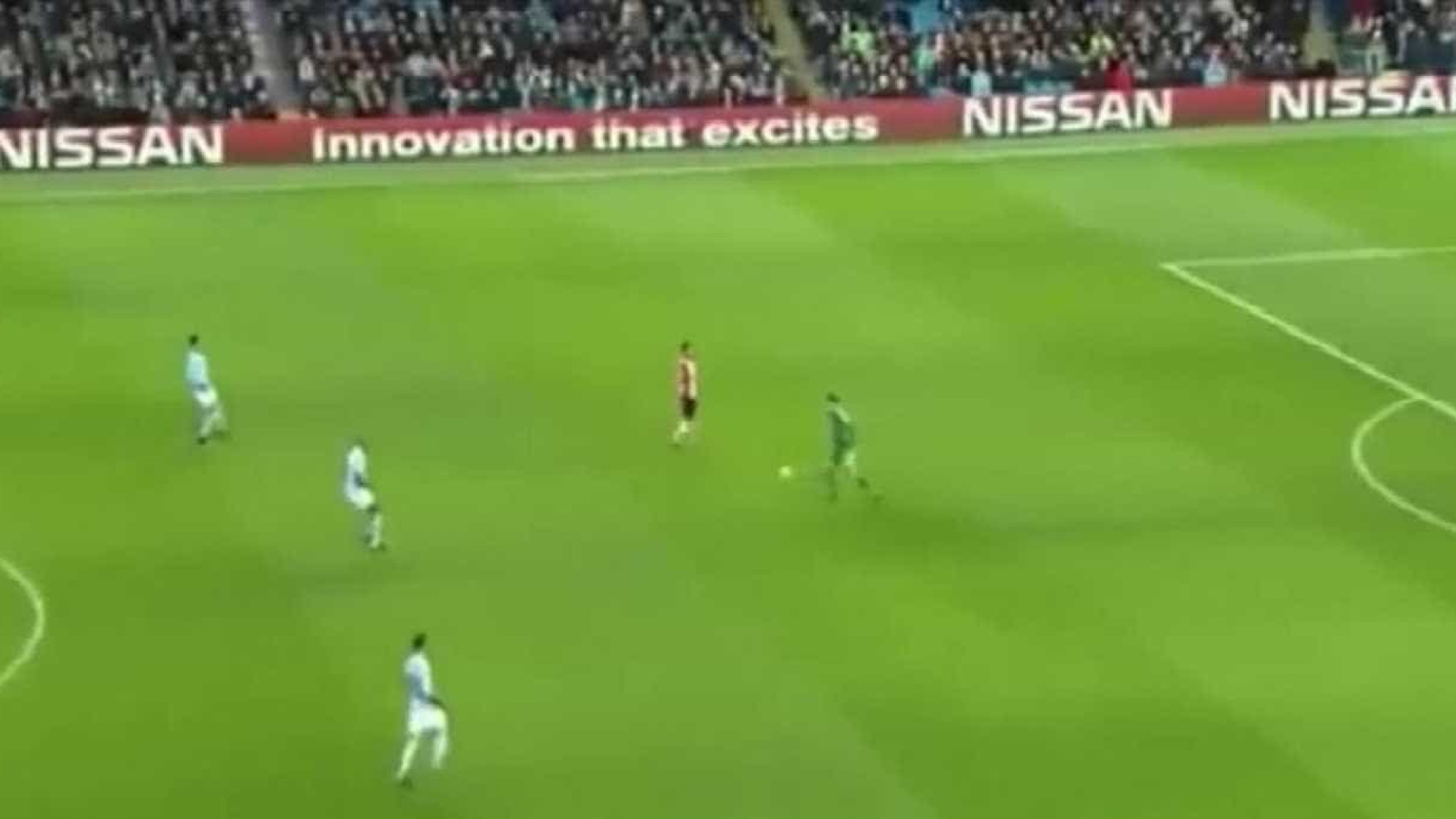 David Silva renova com o Manchester City David Silva renova com o Manchester City