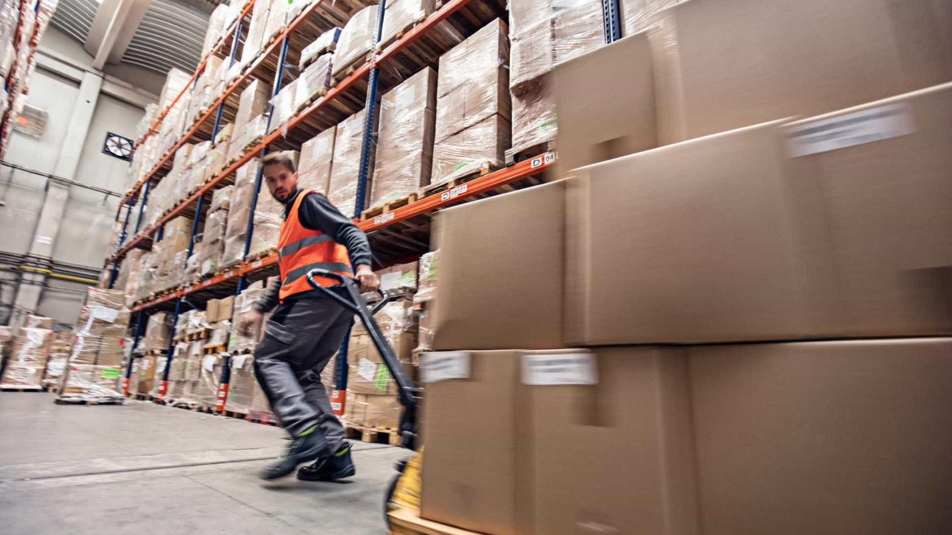 Produção industrial da China subiu 6,8% em maio