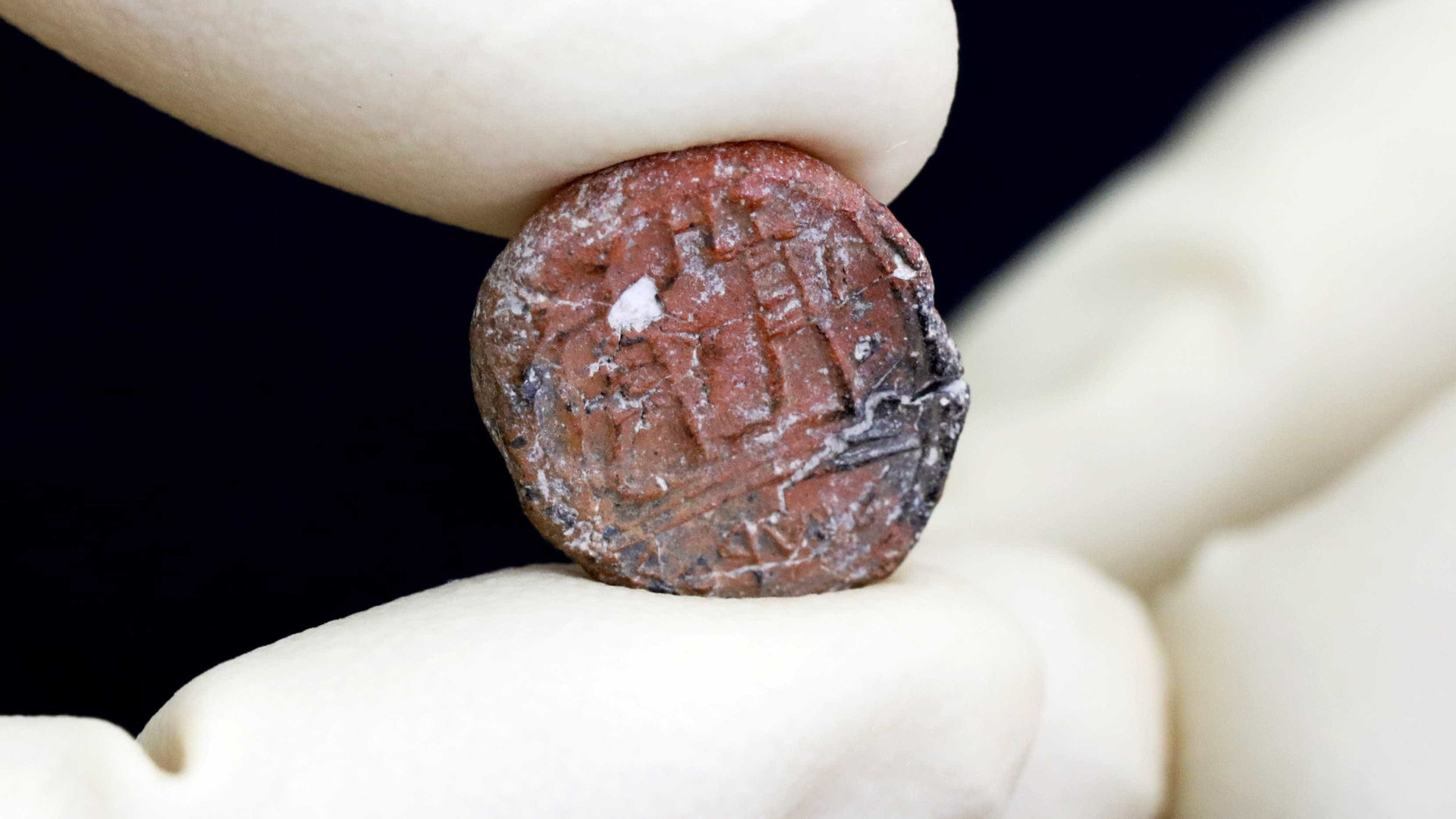 Resultado de imagem para Selo com 2.700 anos pode provar existência de governador de Jerusalém