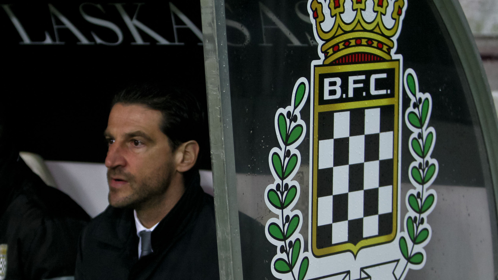 Jorge Simão renova contrato com o Boavista