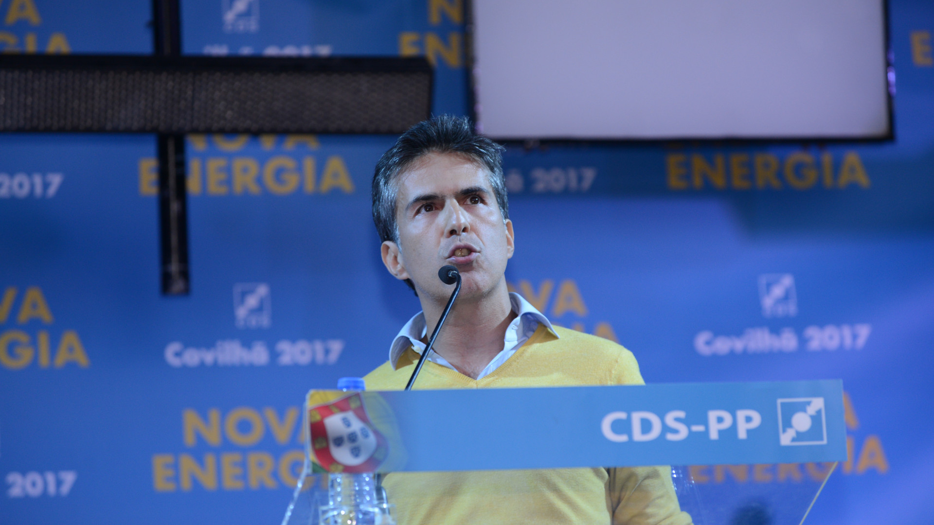 “O voto do CDS, e no CDS, não serve para meter no bolso de Costa”