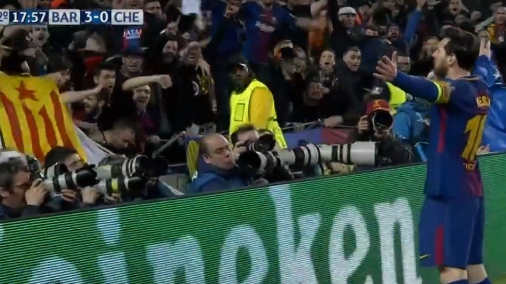 Mais um 'túnel' a Courtois e uma marca histórica para Leo Messi