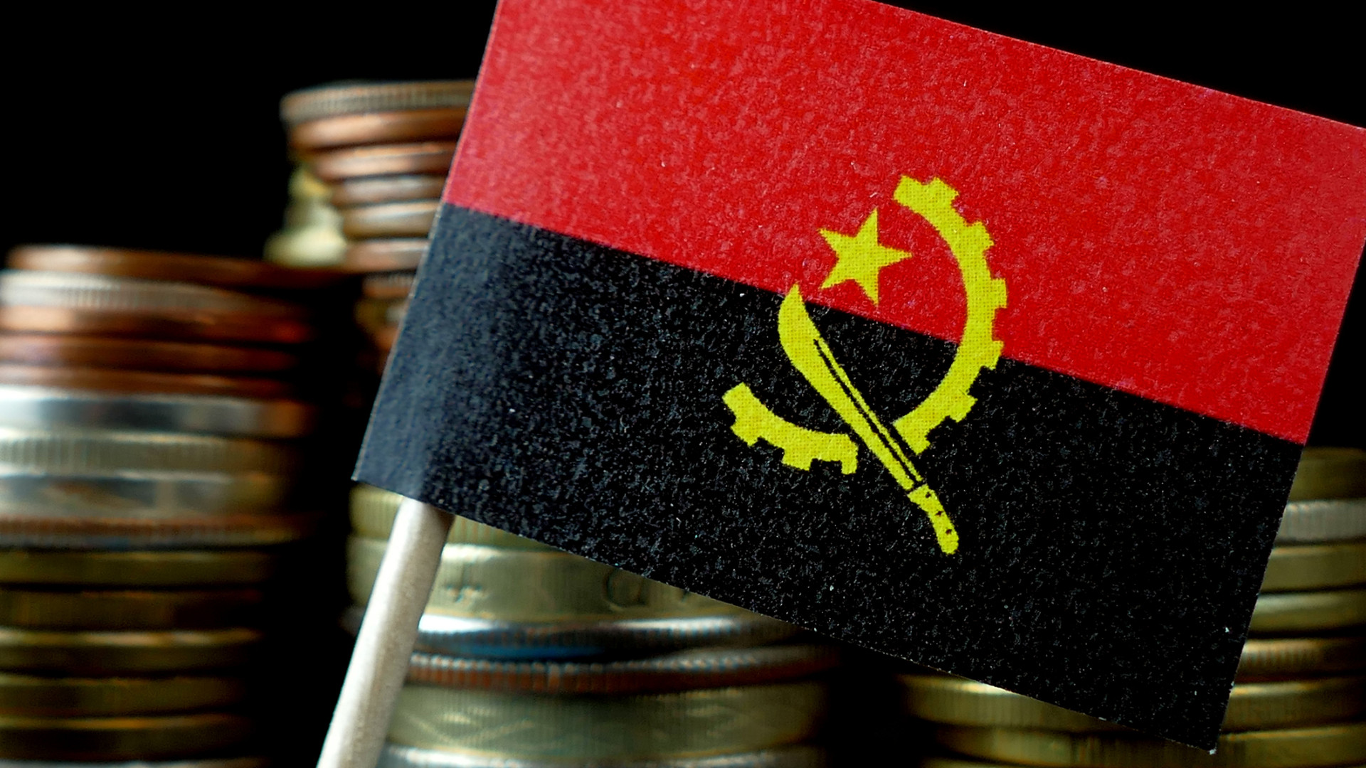 Importação de matéria-prima trava crescimento de Angola