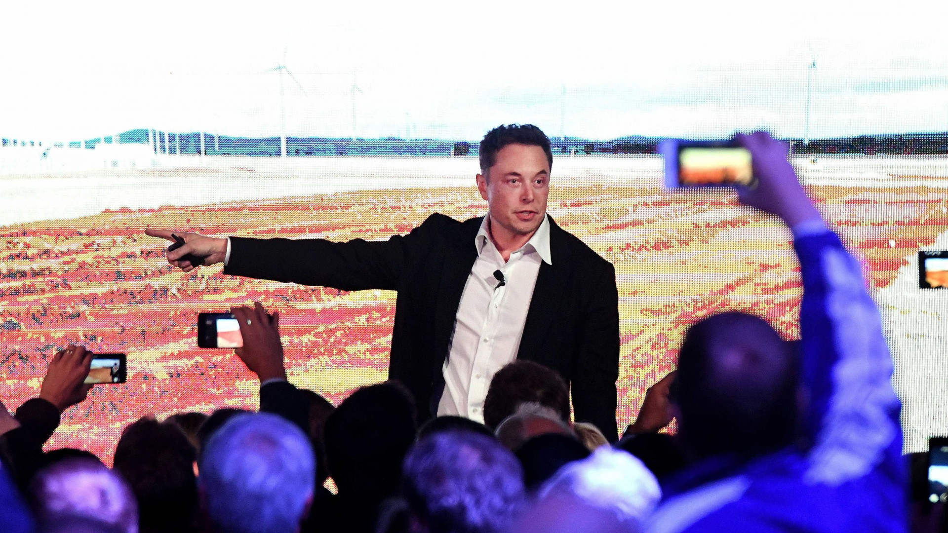 Elon Musk diz que a Apple já não o impressiona