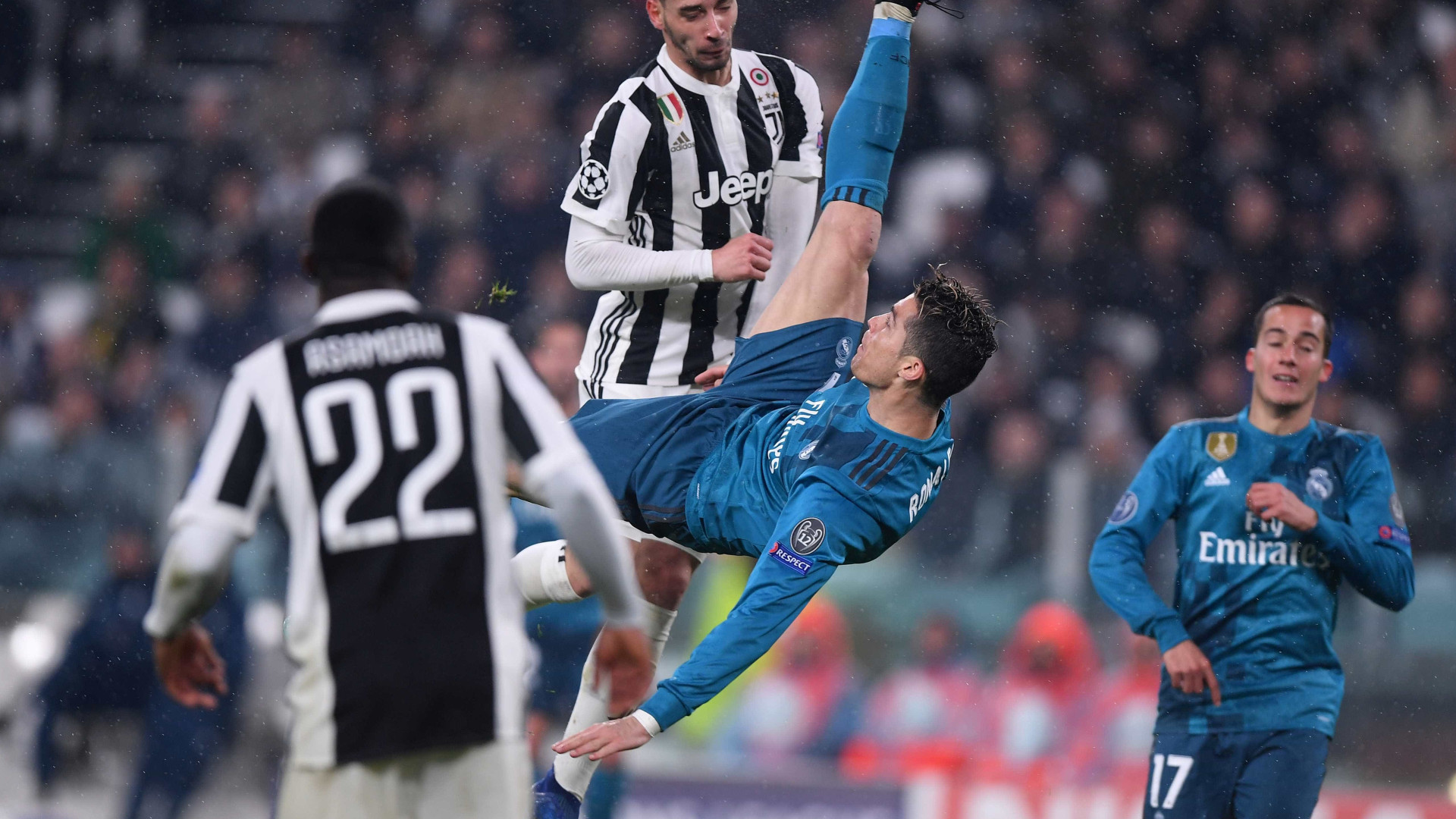 Ryan Giggs discorda da atribuição do golo do ano a Cristiano Ronaldo