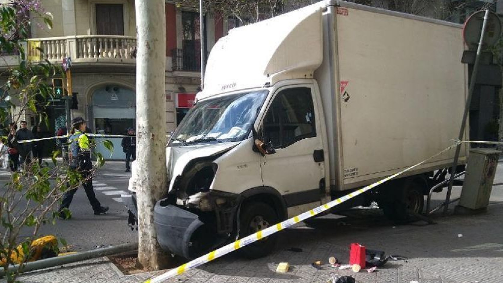 CamiÃ£o atropela seis pessoas no centro de Barcelona
