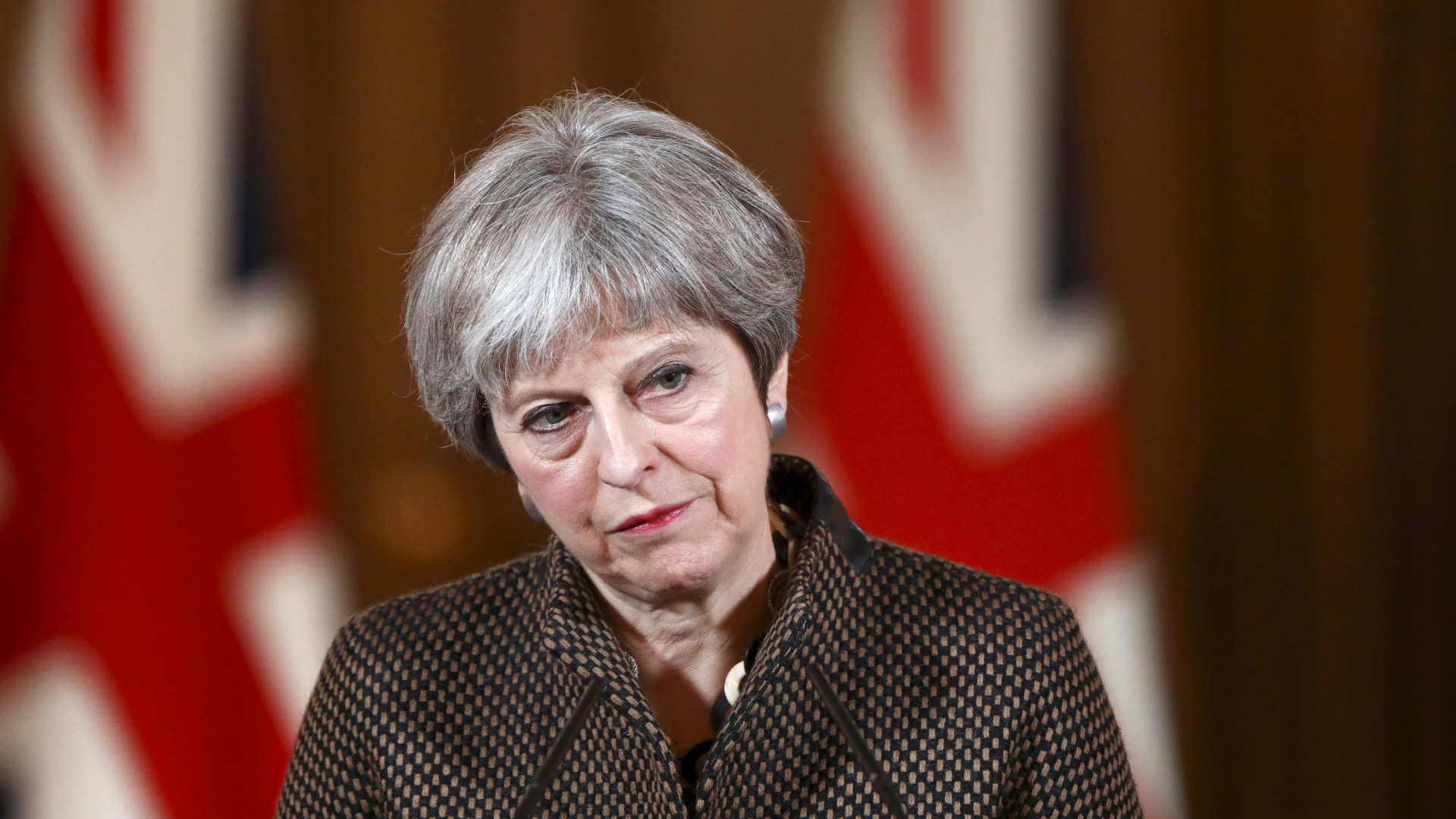 May admite deixar parlamento escolher solução para Irlanda do Norte