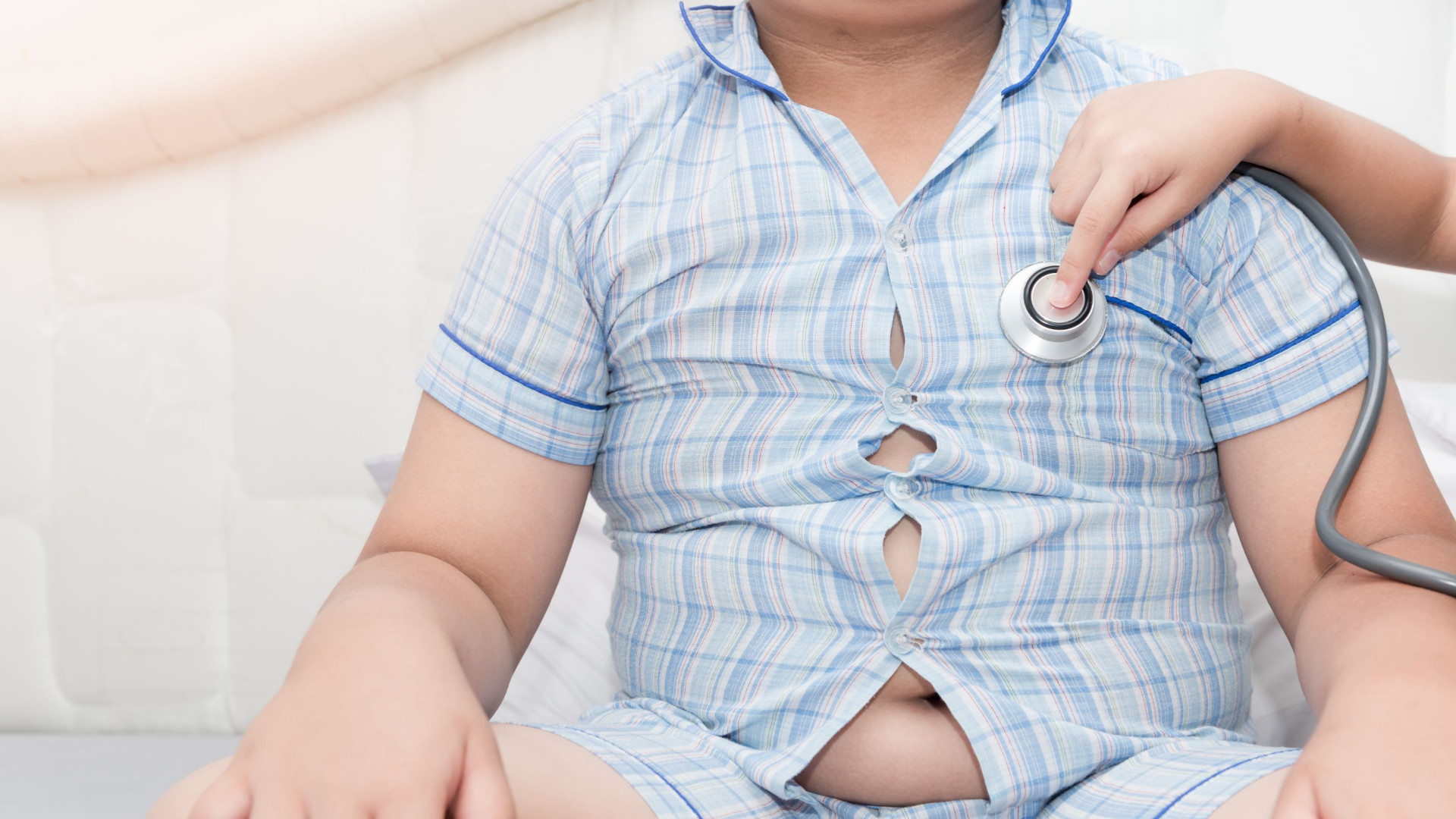 Rapazes com hábitos de sono irregulares têm mais risco de ficar obesos