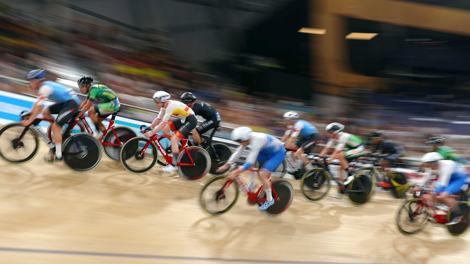 Federação contratou o médico de Armstrong para dopar a equipa de ciclismo