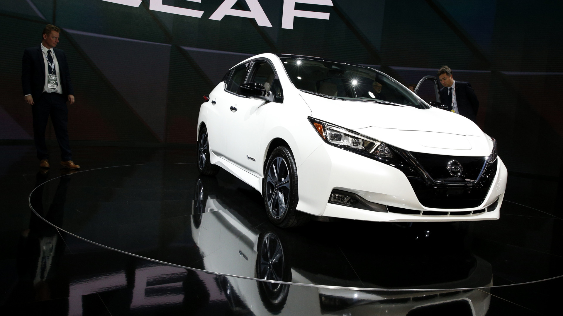 Está interessado no Nissan Leaf? Então o melhor é ser paciente