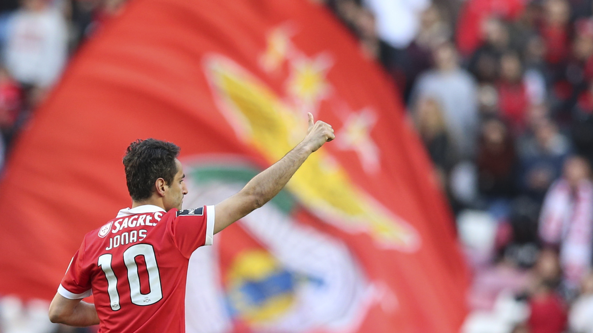 Oficial: Jonas anuncia renovação com o Benfica