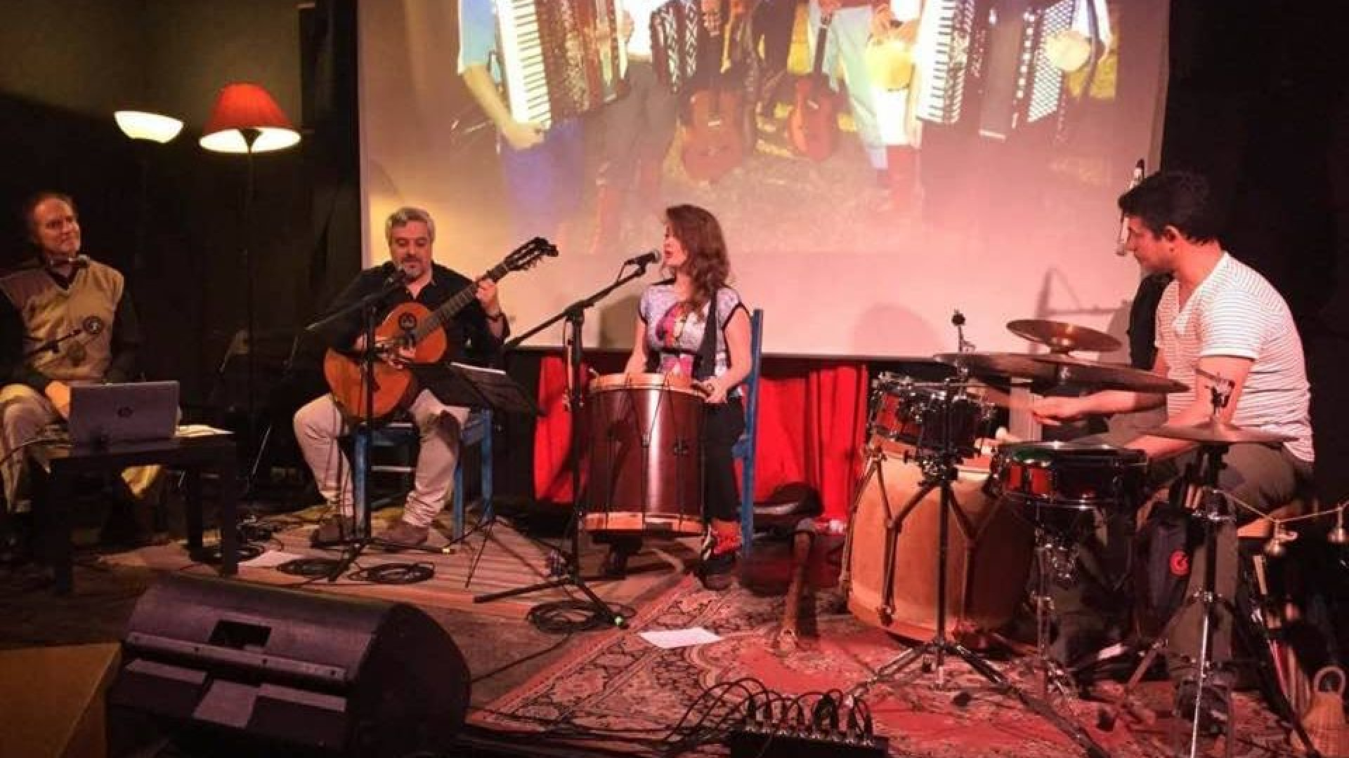 América Latina Por La Noche: Anular fronteiras através da música