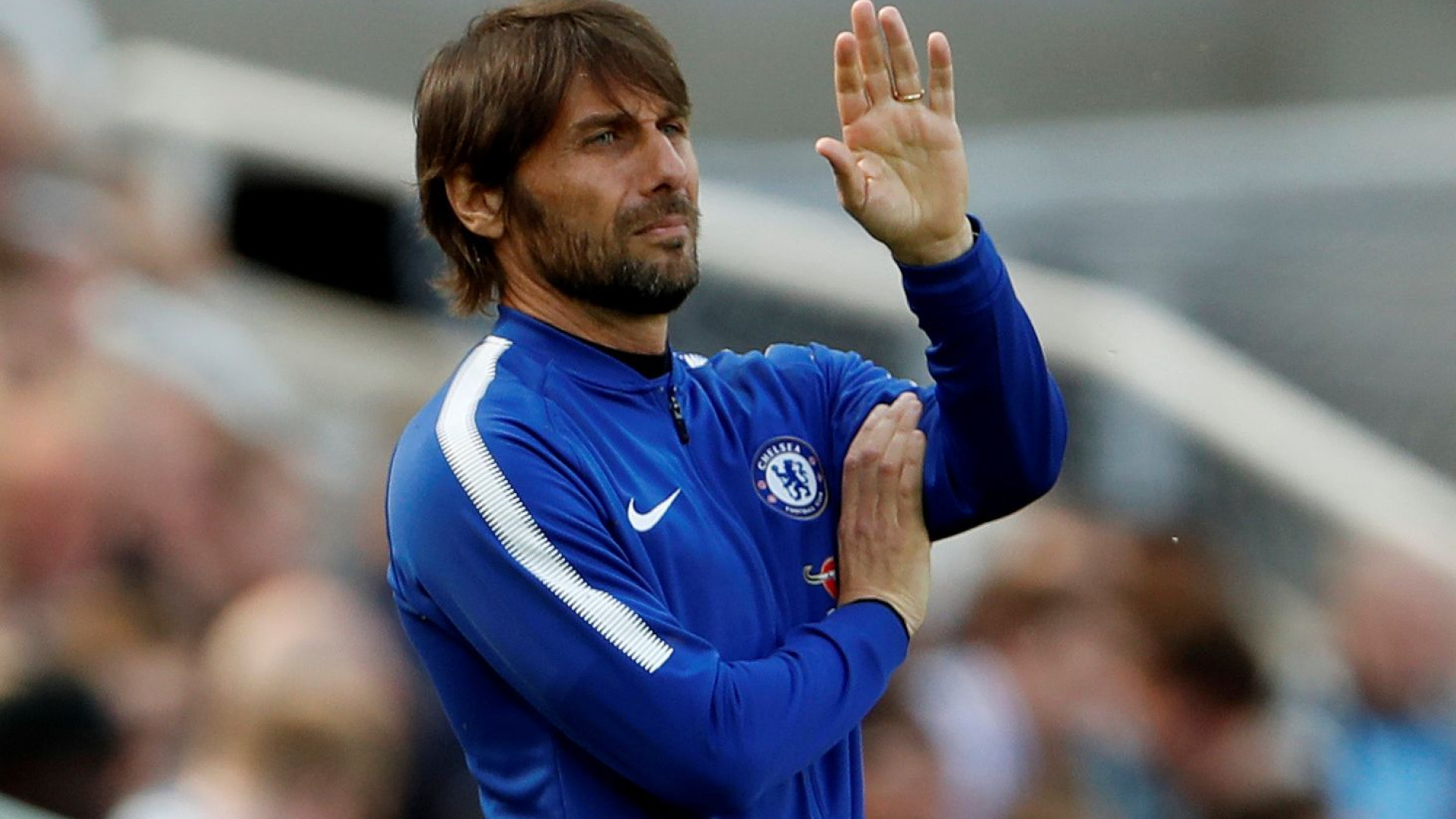 Chelsea oficializa a saída de Antonio Conte