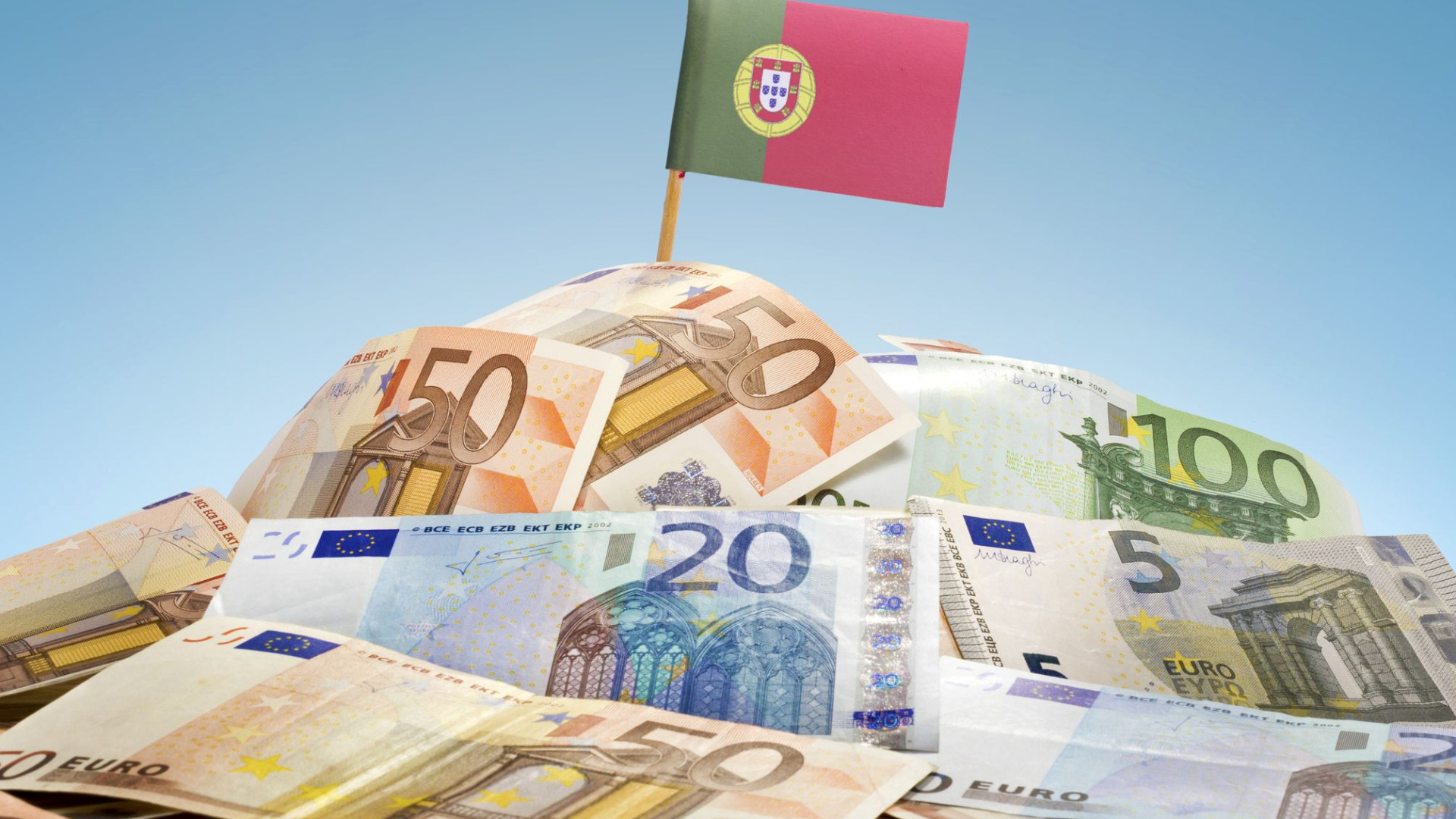 Endividamento da economia sobe para 721,5 mil milhões até outubro
