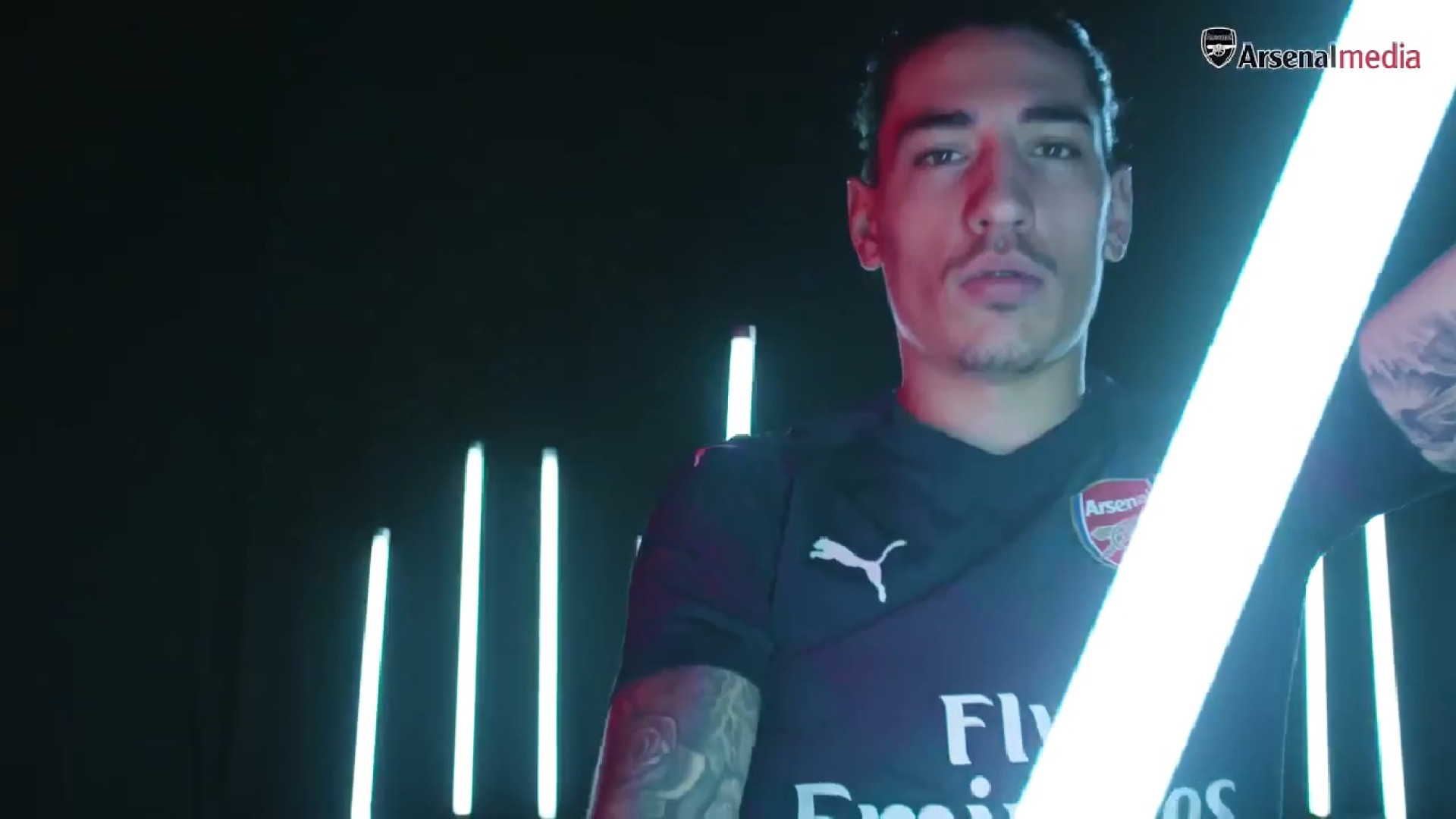 Arsenal divulga equipamento alternativo nas redes sociais