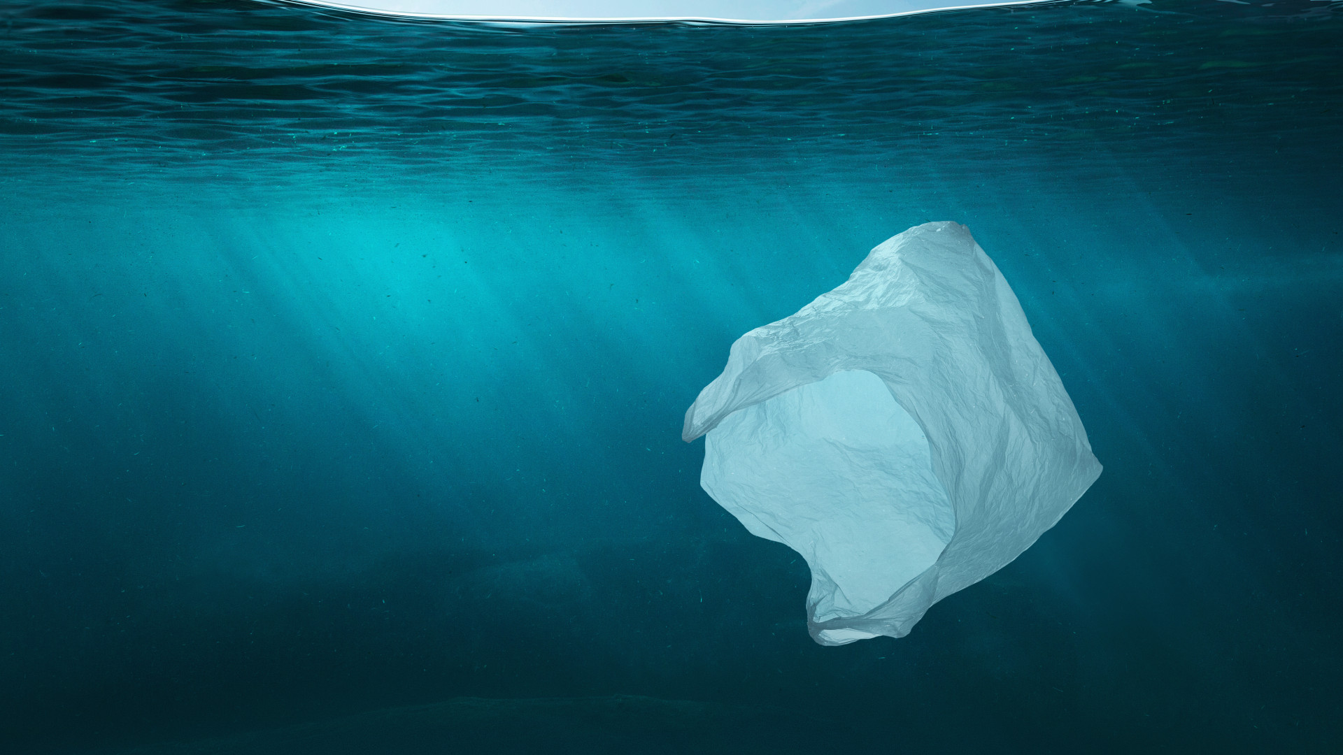 Cientistas chineses criam plástico que se decompõe em água do mar