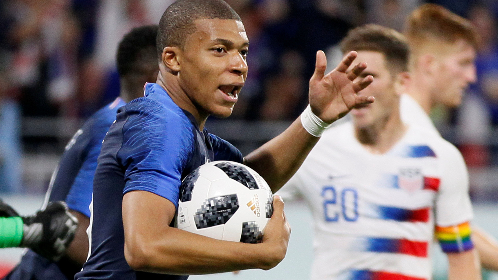 "Eu queria continuar no treino, mas o adjunto disse-me para sair"