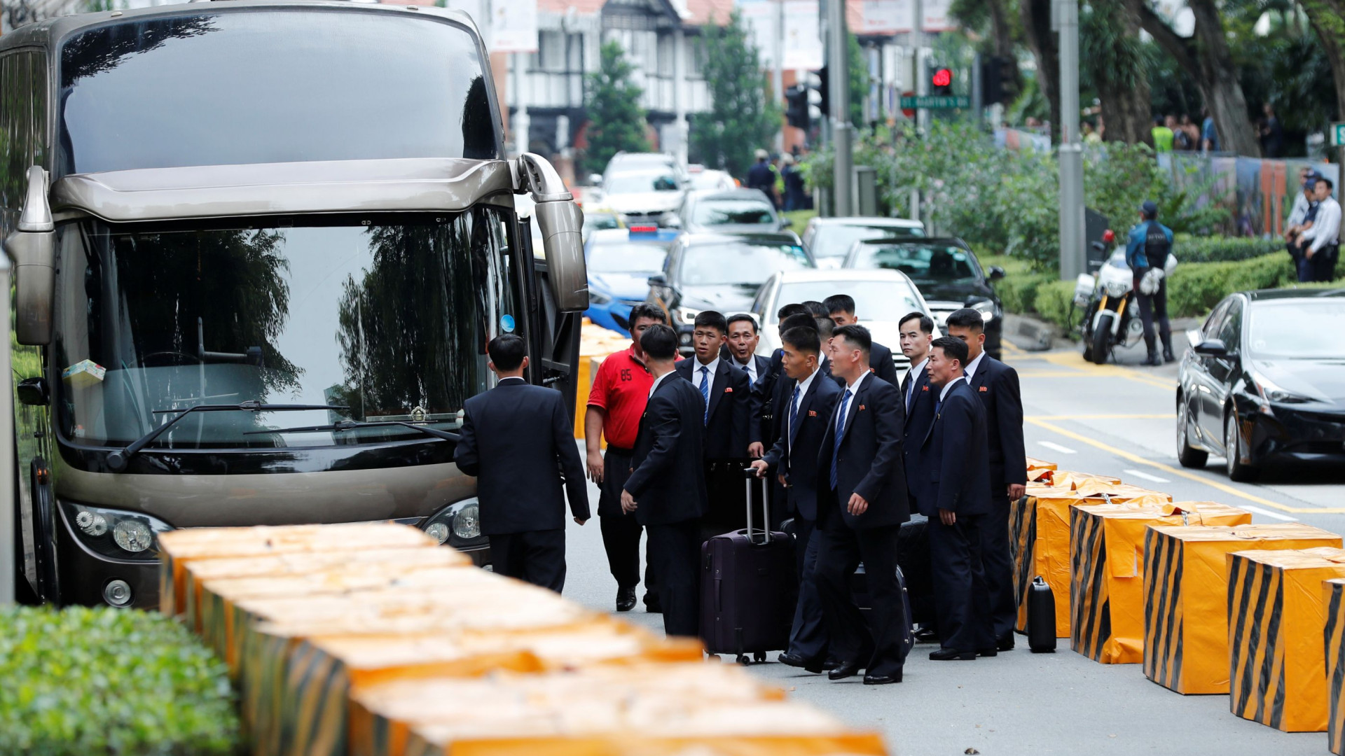 Kim Jong-un chegou a Singapura, dois dias antes de encontro histórico