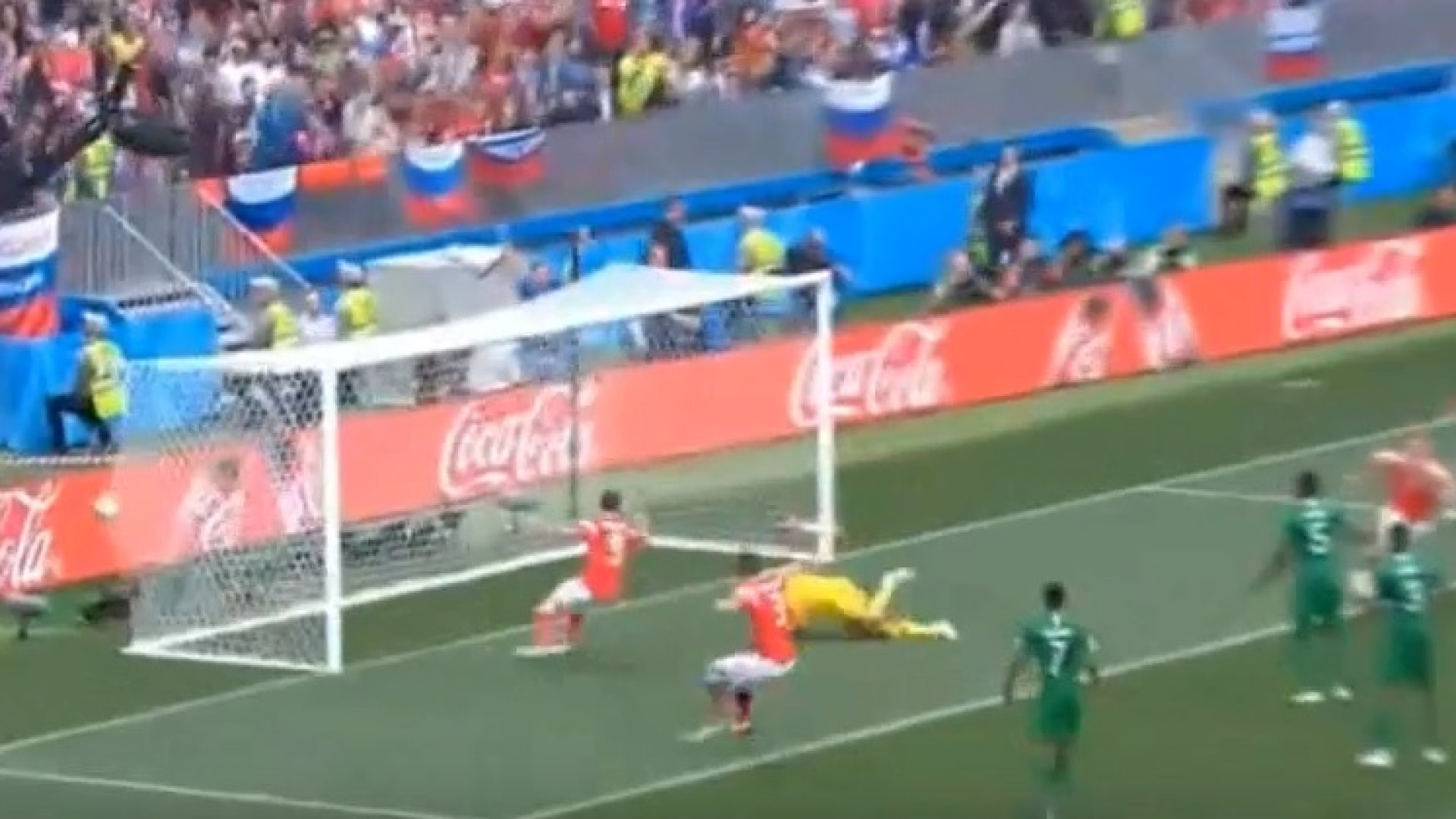 Está feito o primeiro golo do Mundial: Rússia adianta-se no marcador