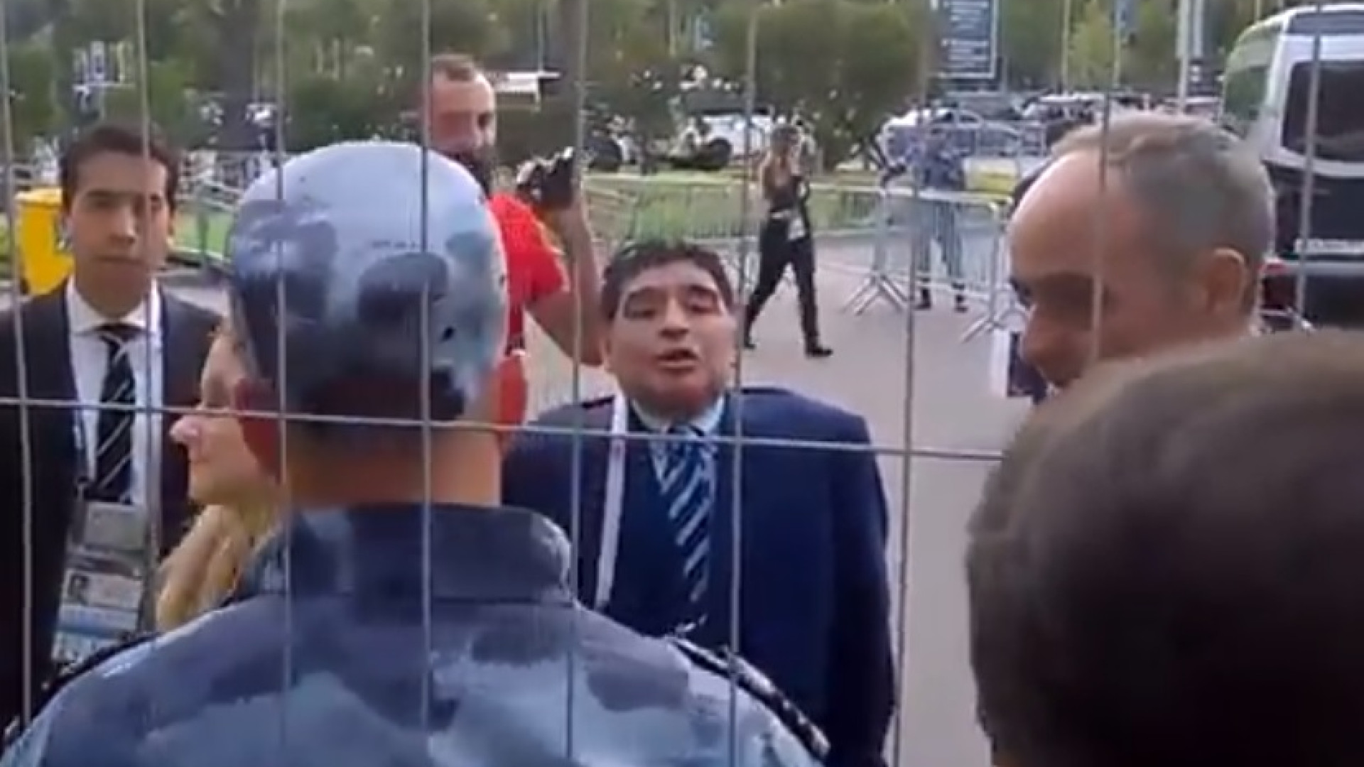 Maradona barrado na estreia do Mundial. Polícia não o reconheceu