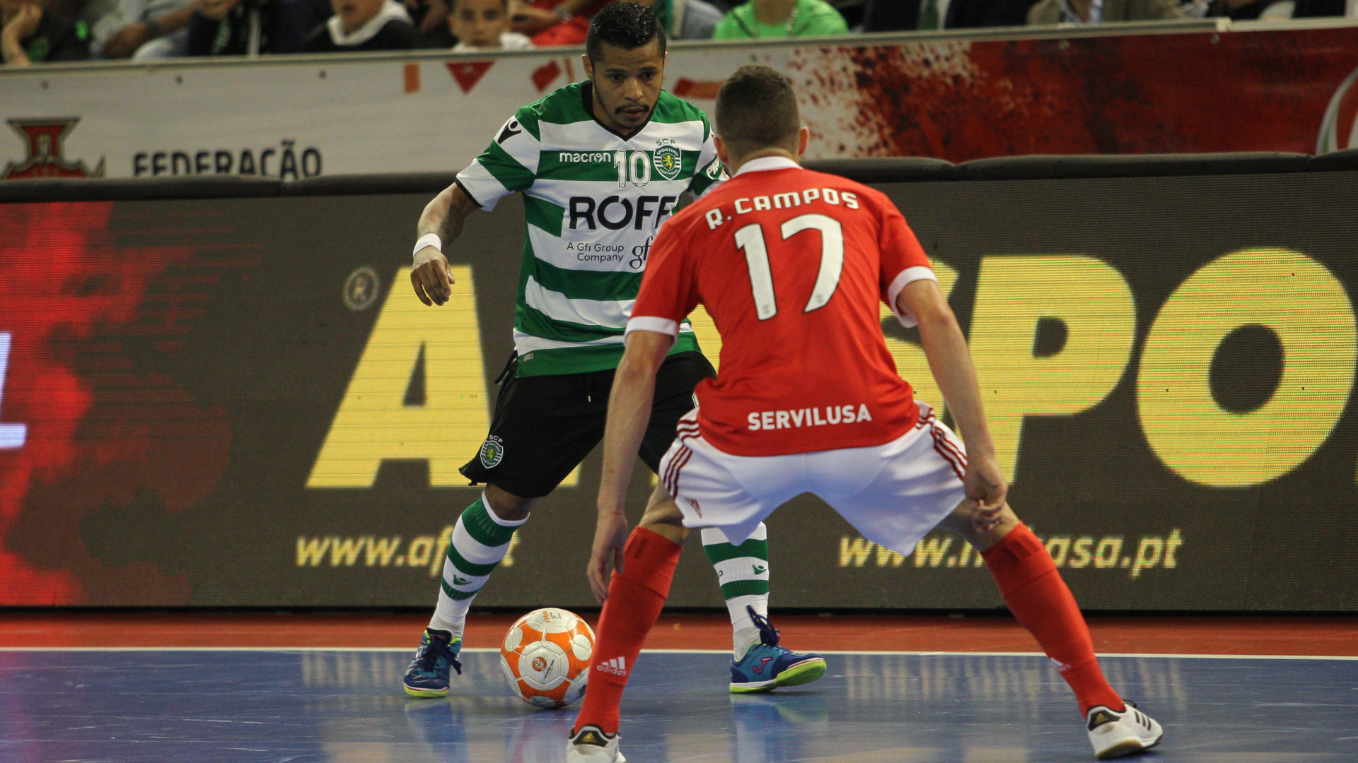 Sporting opera reviravolta frente ao Benfica e está em vantagem na final