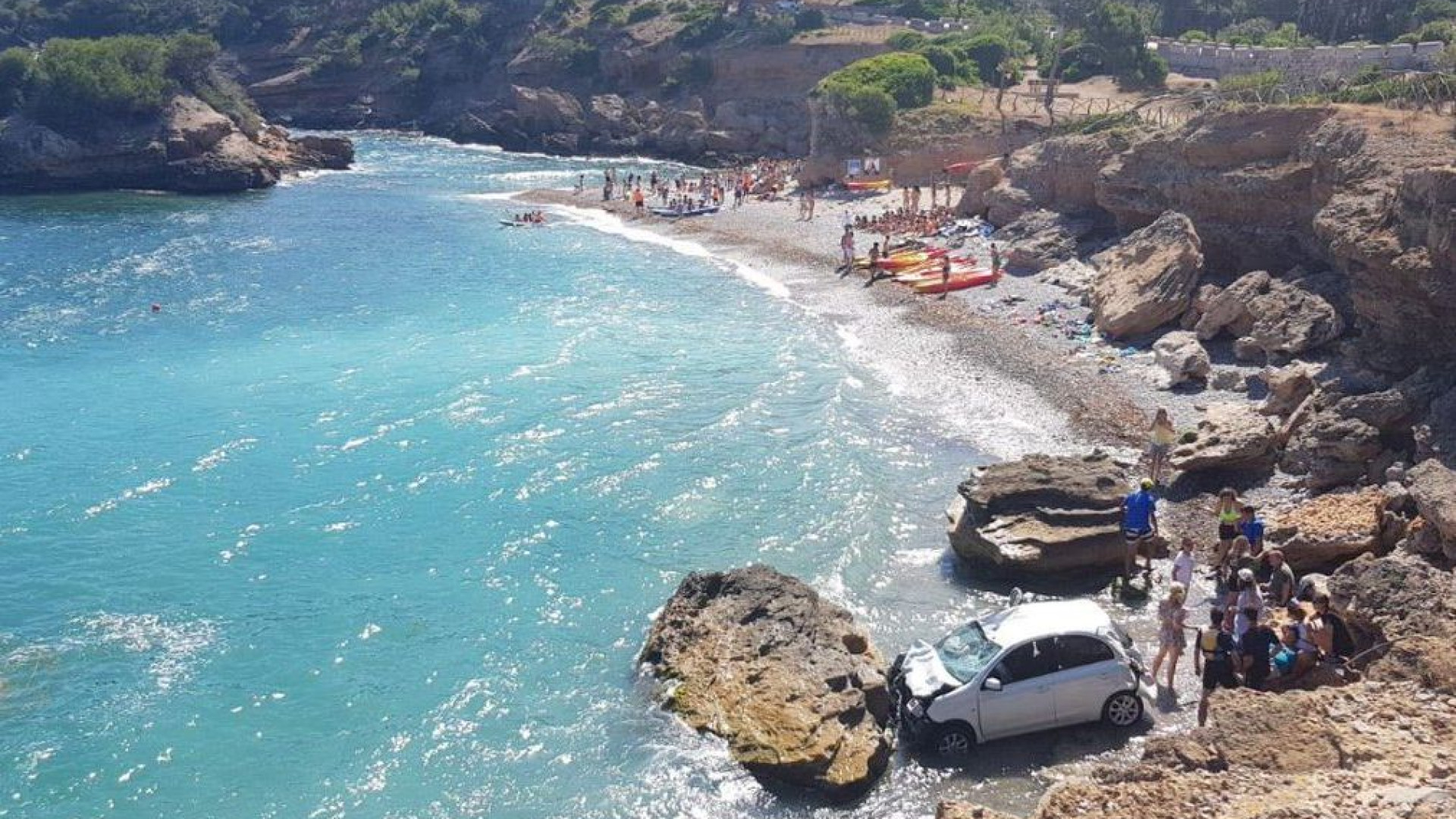 Casal de turistas engana-se nas mudanças e cai de falésia em Maiorca