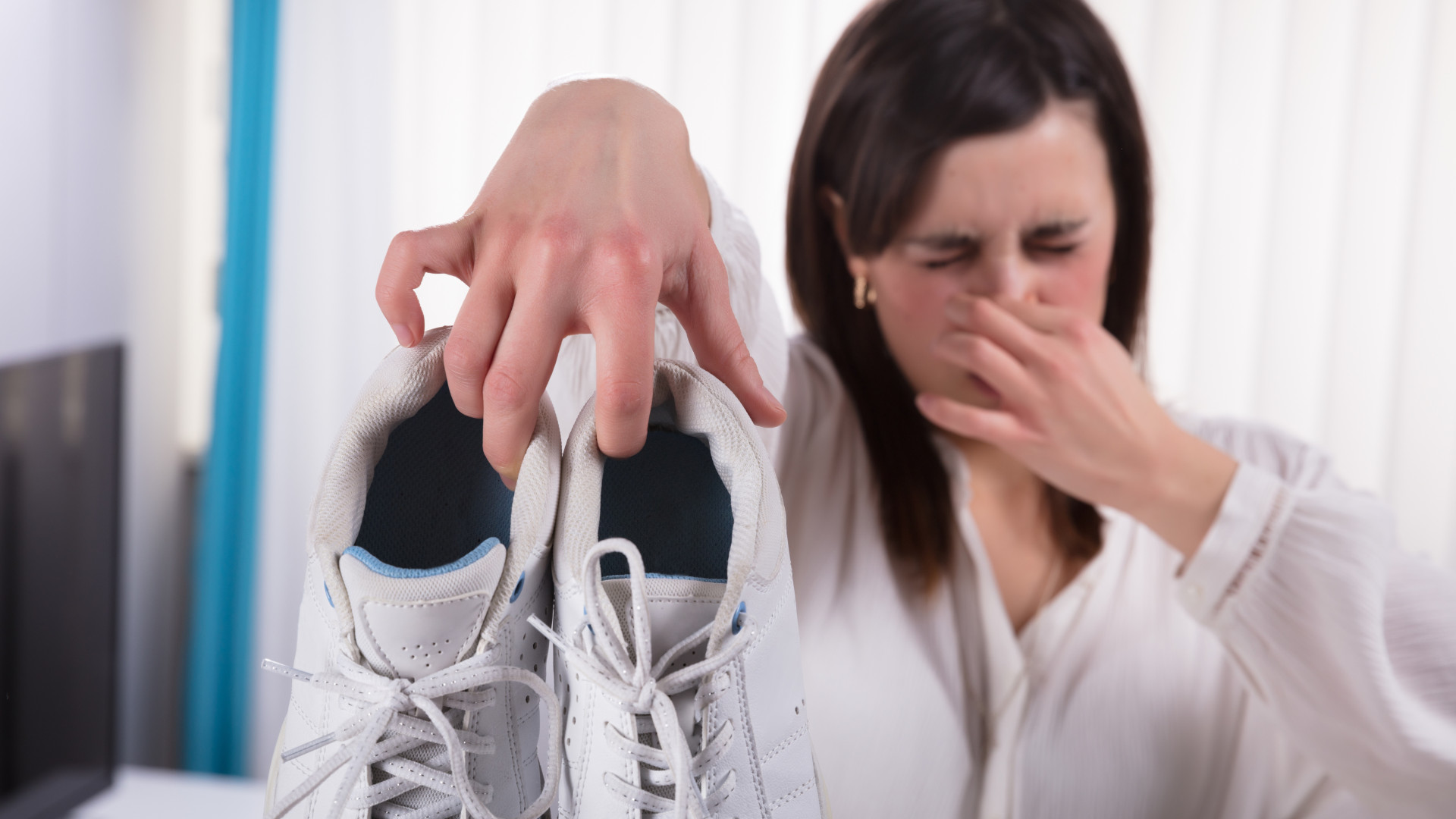 Livre-se do mau cheiro dos pés sem pôr de lado os sapatos favoritos