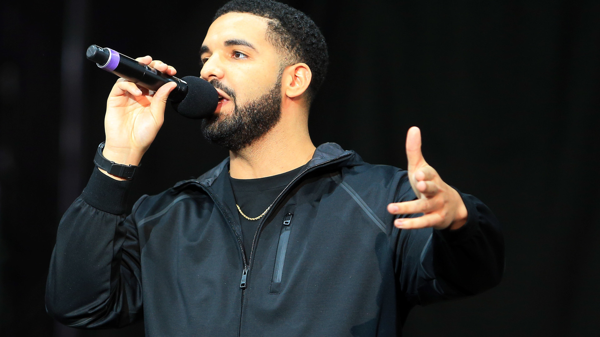 Drake processa mulher e acusa-a de ter inventado violação e gravidez