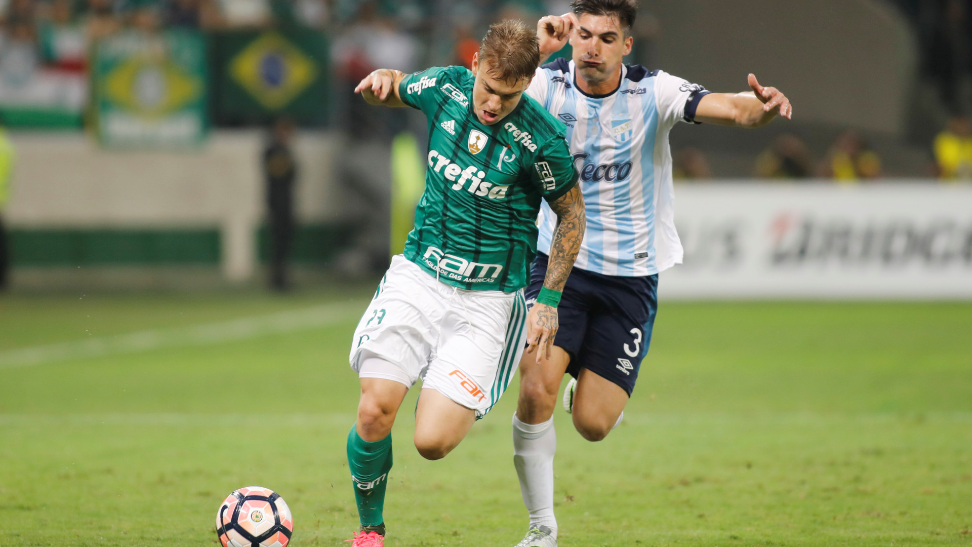 Desejado pelo FC Porto, Róger Guedes preferiu milhões da China