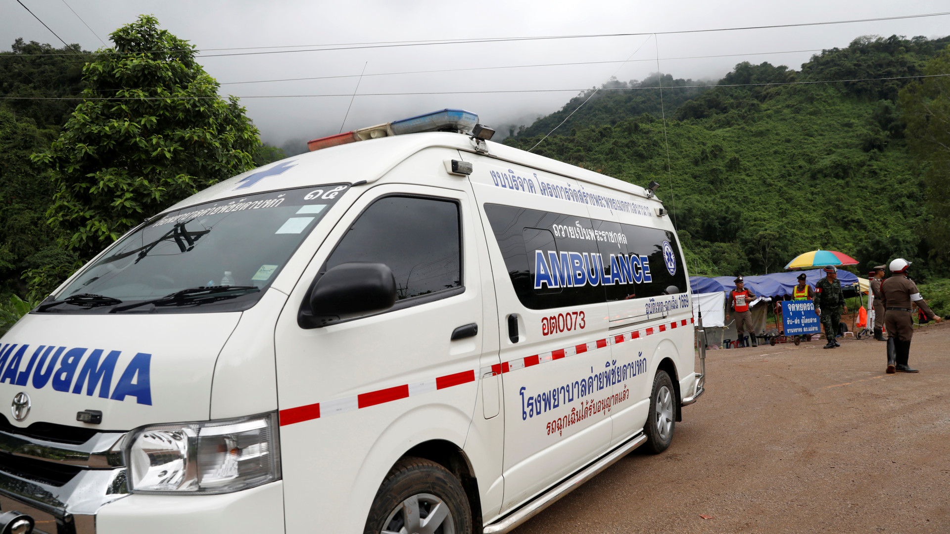 Quatro rapazes resgatados estão bem de saúde e devem ver a família hoje