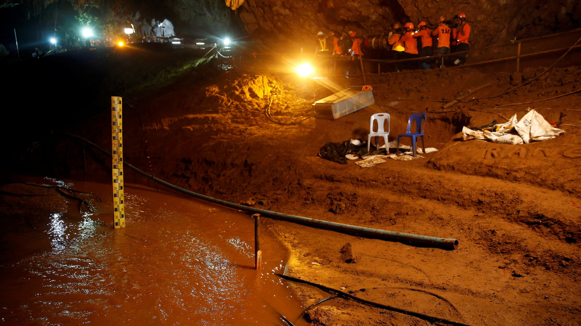 Bombas de água falharam quando últimos mergulhadores saíam de gruta