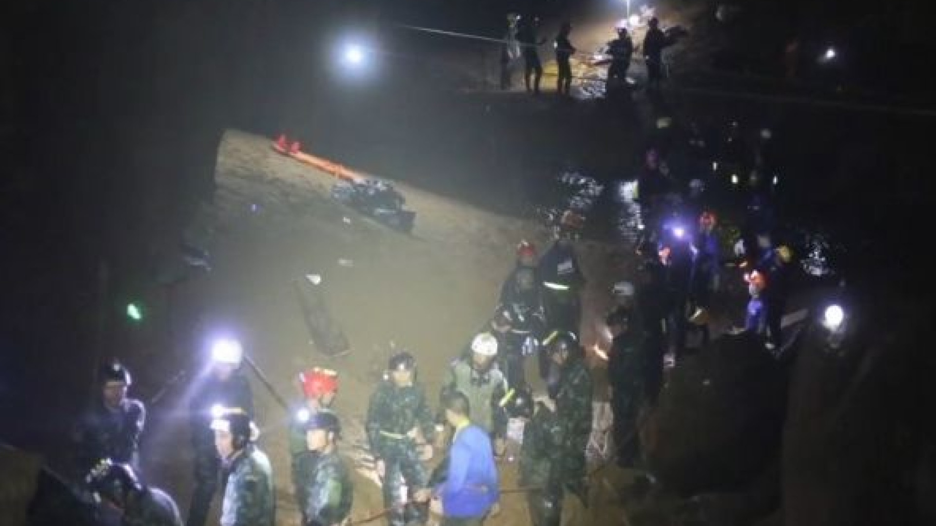 Revelado vídeo inédito do resgate dos jovens da gruta na Tailândia