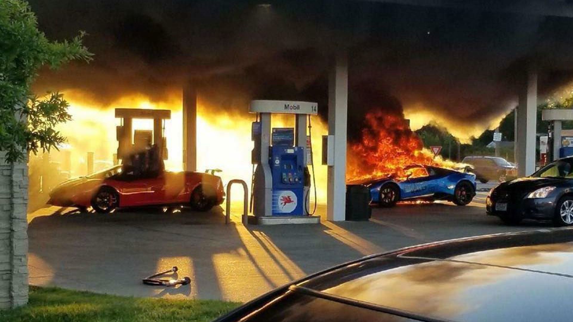 Lamborghini incendiou-se num posto de combustível nos EUA