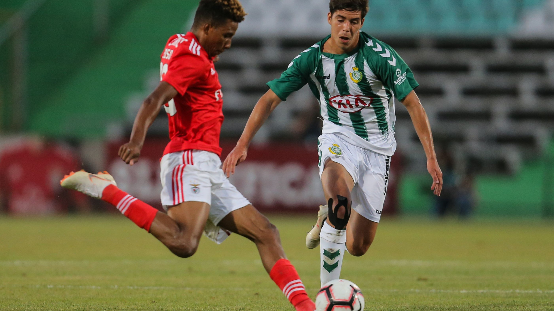 Benfica empata com V. Setúbal na estreia de Ferreyra a marcar