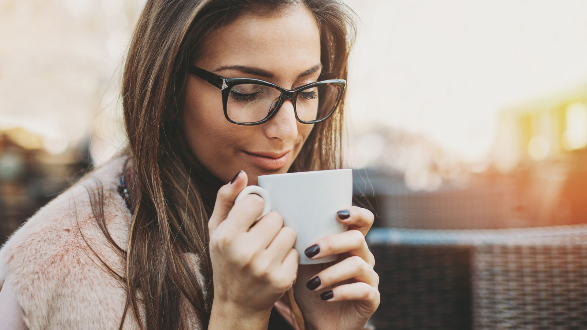 Sim, também o cheiro do café tem o ‘poder’ de nos despertar