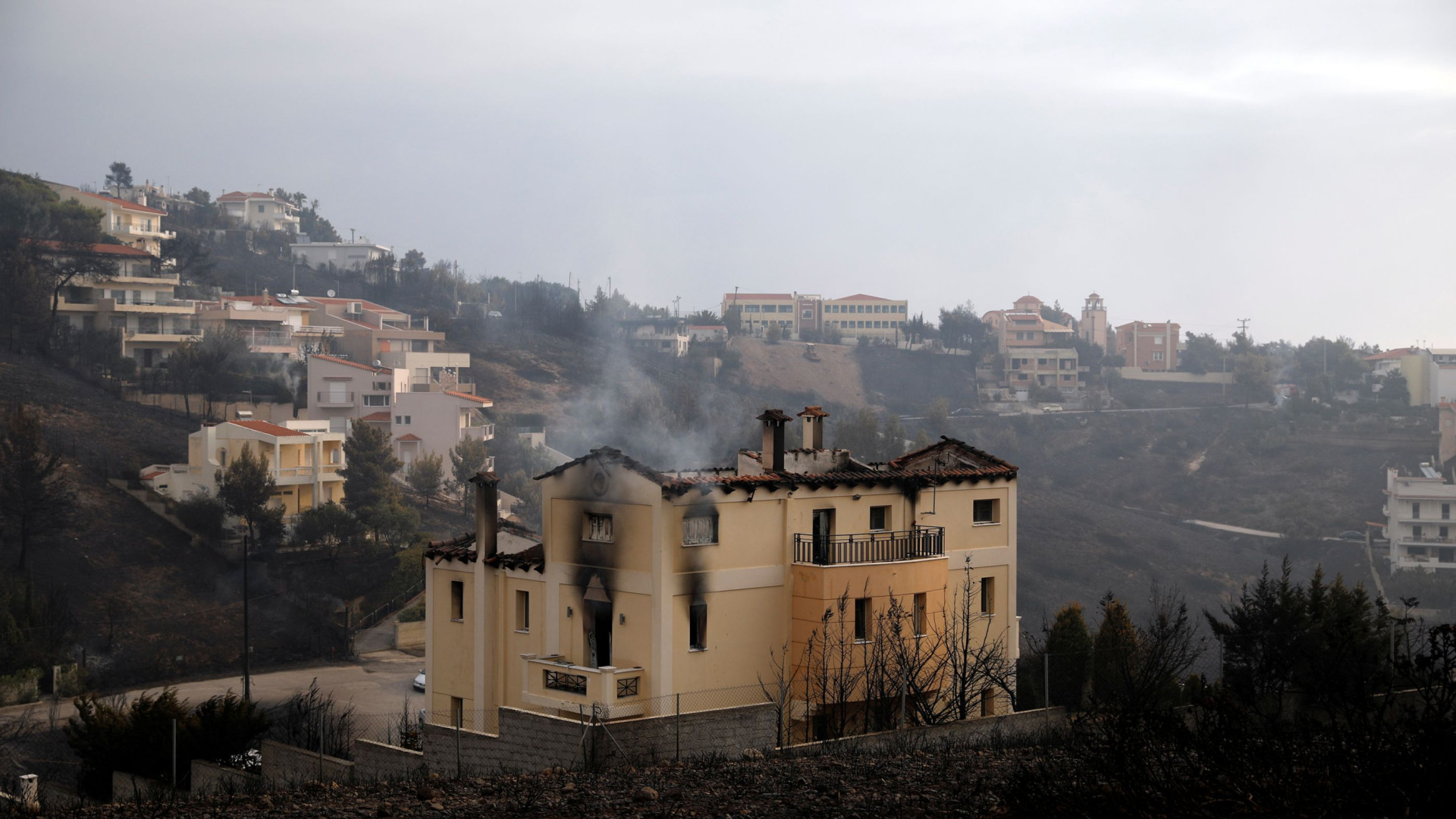 Balanço sobe para 94 mortos no incêndio de julho na Grécia