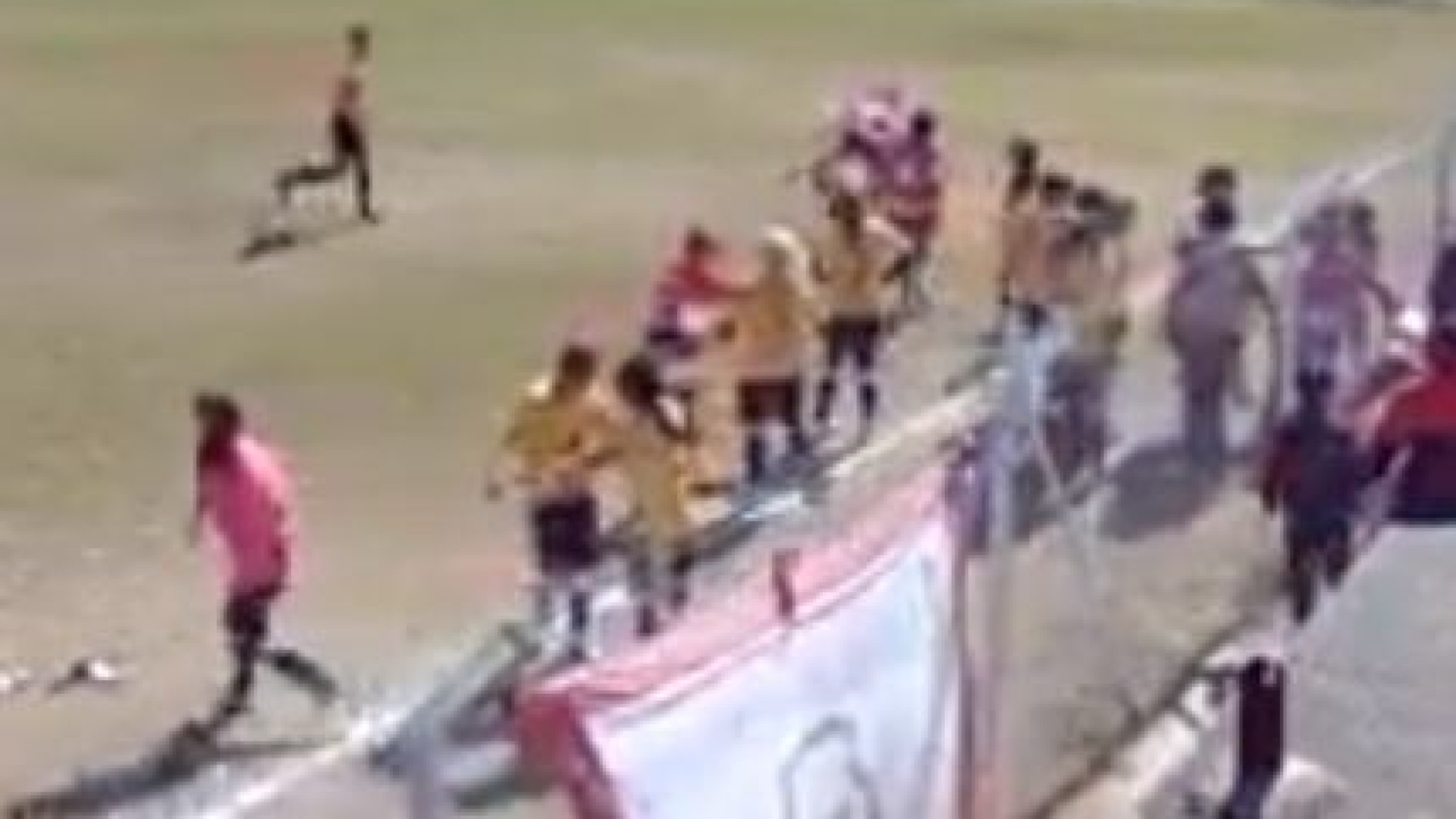 Pancadaria no futebol feminino: Desde bofetadas e empurrões até socos
