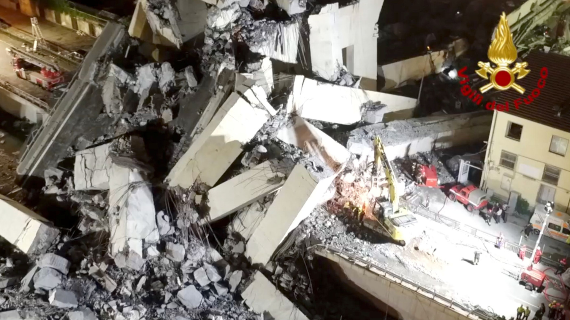 Imagens de drone revelam dimensão da tragédia em Génova
