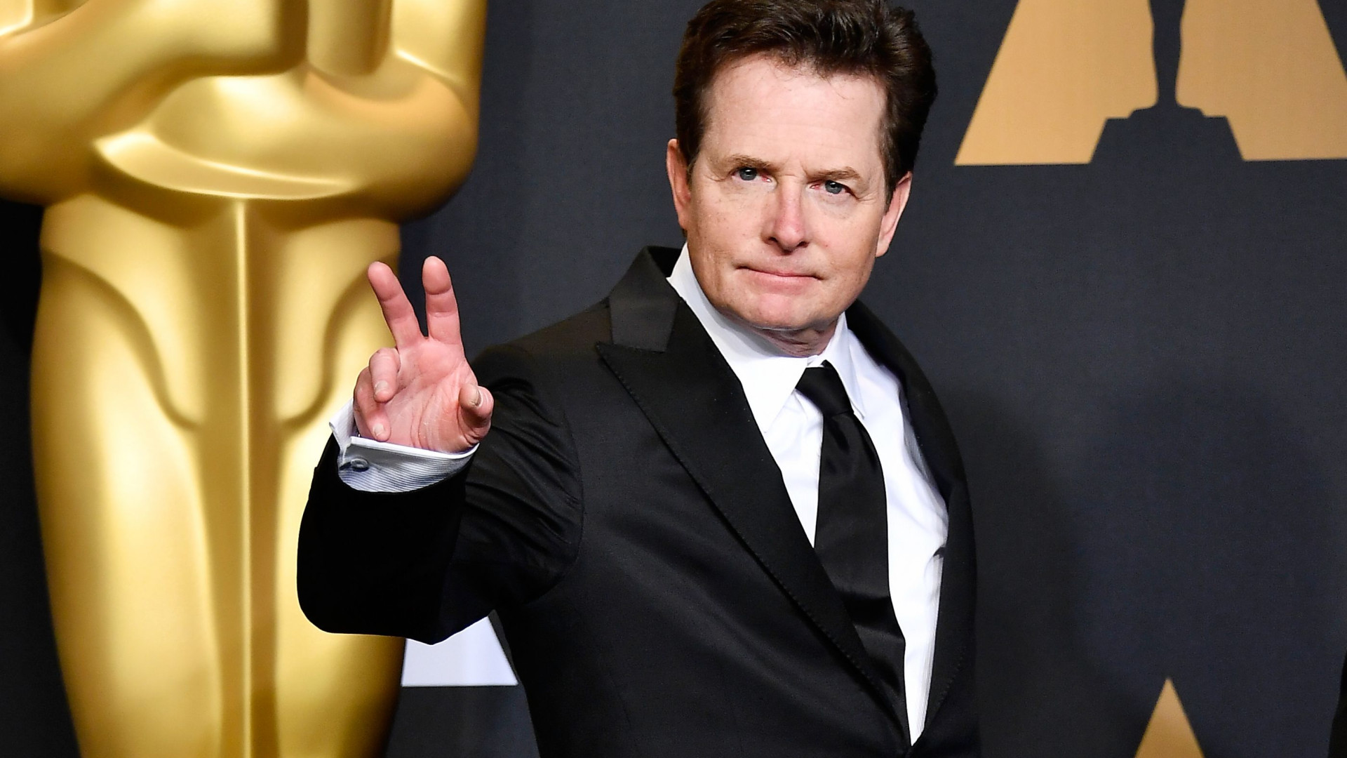 Michael J. Fox diz que 'caiu no álcool' após saber que tinha Parkinson