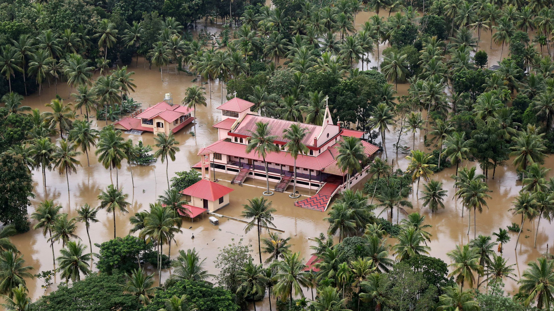 Pelo menos 357 mortos após inundações em Kerala, na Índia