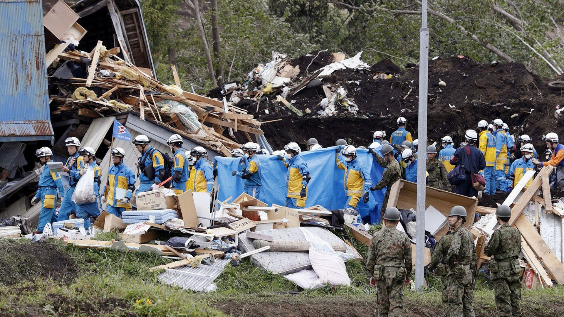 Sobe para 30 o número de mortos devido a sismo no Japão