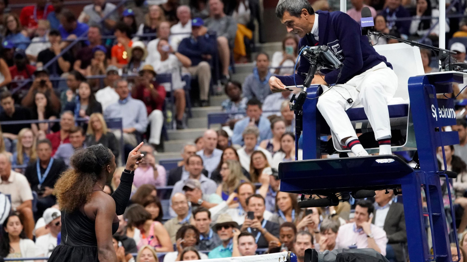 Nem Federer escapa à polémica. Marido de Serena sai em defesa da mulher