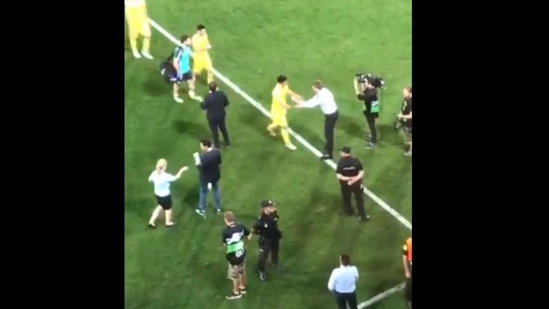 O gesto de Gerrard que apaixonou a imprensa mundial